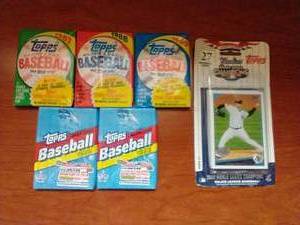 5 Unopened Vintage Topps Packs  Yankee Team Set