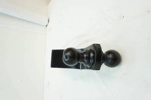Trailer hitch and ball