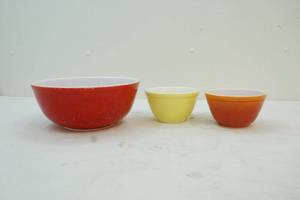Pyrex bowls