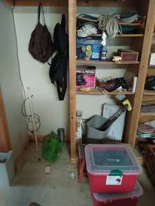 lot 396 image: Contents of Shelves