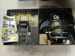 lot 466 image: Vintage Stanley Router in Metal Case