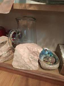 lot 91 image: Collection of Glassware and Dcor
