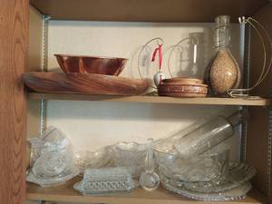 lot 99 image: Collection of Entertaining Items