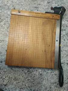 lot 164 image: Vintage Paper Cutter