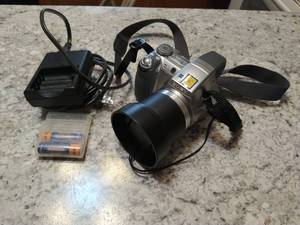 lot 171 image: Sony Super Steady Shot DSC-H2 Camera