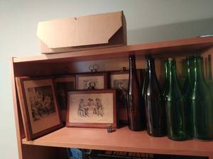 lot 285 image: Contents of Shelf