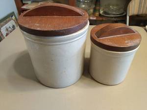 lot 288 image: Two Unmarked Crocks with Lids