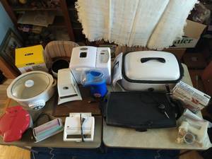 lot 295 image: Collection of Kitchen Makers and Gadgets