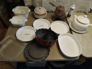 lot 296 image: Collection of Bakeware