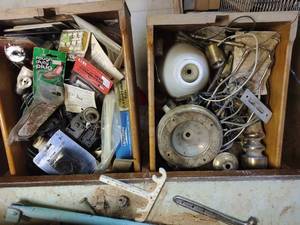 lot 506 image: Contents of Work Bench
