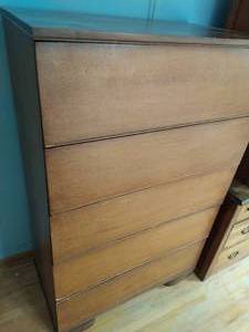 lot 109 image: Five Drawer Chest