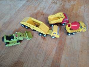 lot 117 image: Collection Of Tonka Trucks