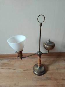 lot 143 image: Vintage Table Lamp