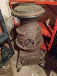 lot 2 image: New Star No. 13 Pot Belly Stove