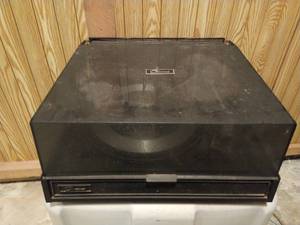 lot 209 image: Turntable