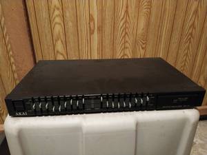 lot 212 image: Graphic Equalizer