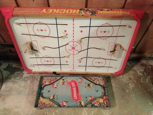 lot 238 image: Vintage Hockey Games