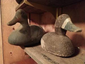 lot 305 image: Decoy Lot #9
