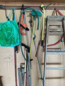 lot 344 image: Yard Tools
