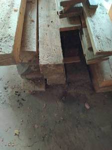 lot 417 image: Wood Beams