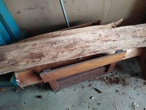 lot 423 image: Large Logs & Log Rack