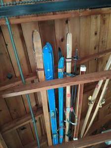 lot 424 image: Nordic Skis