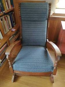 lot 68 image: Vintage Rocking Chair