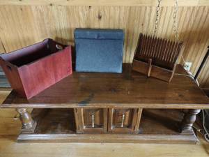 lot 64 image: Collection of Home Dcor and Furniture