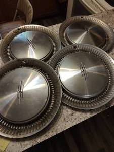 lot 80 image: Four Oldsmobile Rims