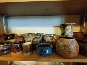 lot 88 image: Collection of Pottery