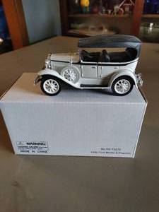 lot 254 image: 1930 Ford Model A Phaeton Model Car