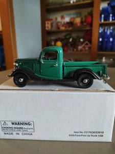lot 255 image: 1936 Ford Pick Up Truck Model Car