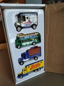 lot 257 image: Set of Four Golden Wheel Die Cast Cars
