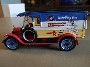 lot 259 image: 1920 Ford Wonder Bread Truck Model Car