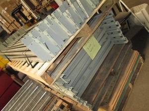 05- Lot of 6 heavy duty metal pallet racking uprights measuring  36x36x72