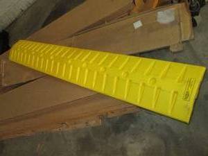 07- Eagle Manufacturing Company Heavy Duty Plastic Outdoor Roadway SPEED BUMP
