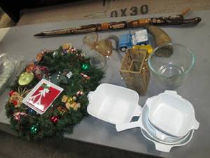 Lot containing Cornibgware, vintage...