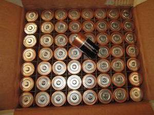 Case of 112 Size D Duracell batte...