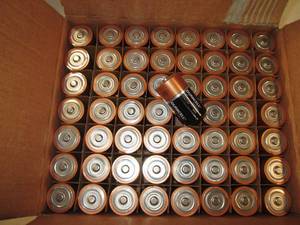 Case of 112 Size D Duracell batte...
