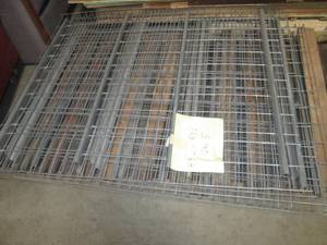 Lot of 5 heavy duty grated wire pal...