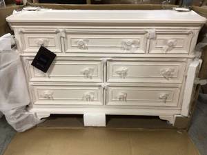 lot 26 image: Evolur Signature Westbury Double Dresser - Dream On Me 901-AWHITE see pictures