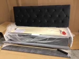lot 43 image: Baxton Studio Caronia Grey Queen Storage Bed (customer return) review pictures