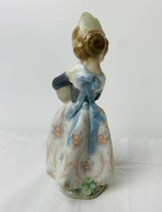 Lladro Figurine #4841 - Valencian Girl