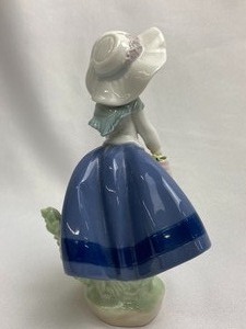 Porcelain Lladro of Young Girl with Basket of Flowers - #5222 Pretty Pickings