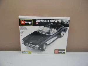 BURAGO CHVROLET CORVETTE 1957 118 SCALE DIE-CAST METAL KIT - NEW IN BOX - VERY COOL PIECE - SEE PICTURES