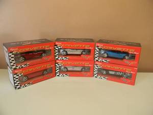 OFFICIAL CORVETTE PROMO MODELS 125 SCALE PLASTIC MODELS - 08 INDI 500 PACE CAR, 09 INDI 500 PARADE CAR, 10 COUPE, 10 CONVERT,  11 CONVERT, 11 COUPE - GREAT COLLECTION - SEE PICTURES