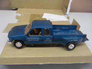 ERTL AMT ERTL AMT 1995 CHEVROLET C3500 125 SCALE PLASTIC DEALER MODEL CAR - TEAL GREEN METALLIC - IN BOX - SEE PICTURES