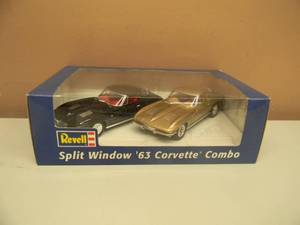 REVELL 125 SCALE 63 CORVETTE SPLIT WINDOW COUPE COMBO 85-0919 - NEW IN BOX - NICE - SEE PICTURES
