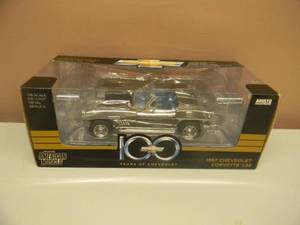 AMERICAN MUSCLE 100 YEARS OF CHEVROLET 118 SCALE DIE-CAST 1967 CORVETTE L88 - GREAT PIECE - NICE - IN BOX - SEE PICTURES