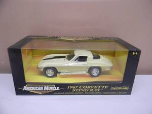 AMERICAN MUSCLE 118 SCALE DIE-CAST 1967 CORVETTE STINGRAY 1 OF 3750 - GREAT PIECE - NICE - IN BOX - SEE PICTURES